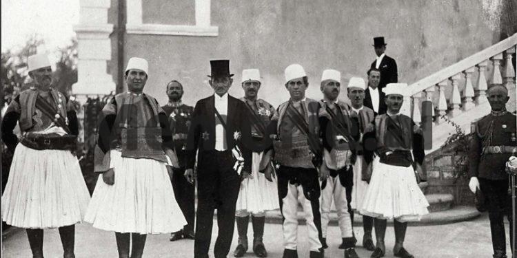 “Gjyshi im, ish-kryeministri Pandeli Evangjeli, u dha partizanëve faturat e shtëpisë që nga 1914-ta dhe ata s’na e sekuestruan…” Dëshmia e rrallë e mbesës