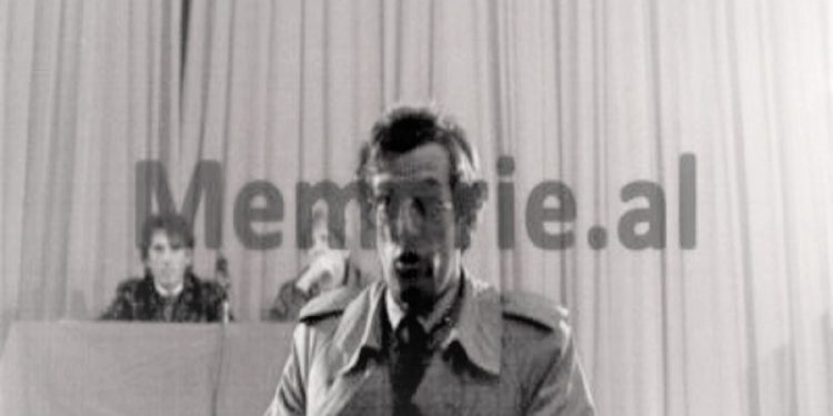 Unknown photos of the meeting where the legalization of the Democratic Party was announced / Published by Berisha, Meksi, Hajdari, Pashko, Zogaj, Pollo, Selami and Ruli, in Budina, Ben Lika, Zenel Hoxha, Ilir Dizdari, etc.