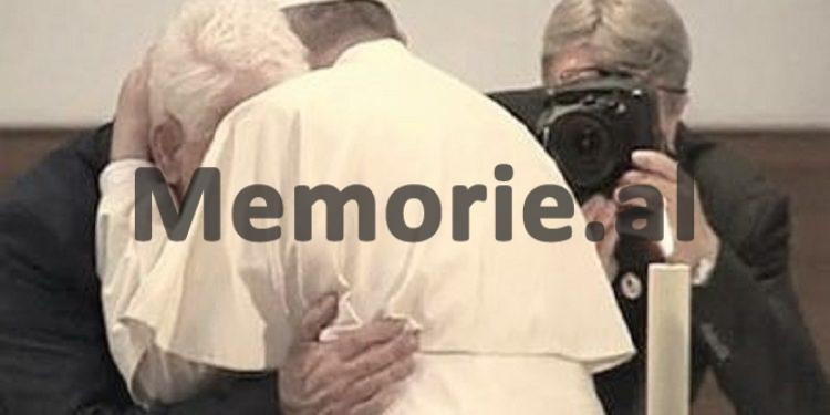 Koha e komunizmit, kur Dom Ernest Troshani jepte meshë për Krishtlindjet / Fotot e panjohura