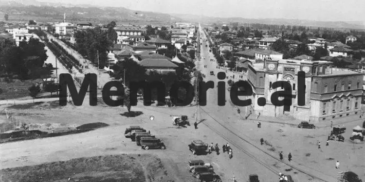 Revista franceze L’EUROPE CENTRALE në ’34-ën: Durrësi me kalanë, parqet e antikitetit dhe bregdetin, mahniti senatorin e Lyonit, Justin Godard…