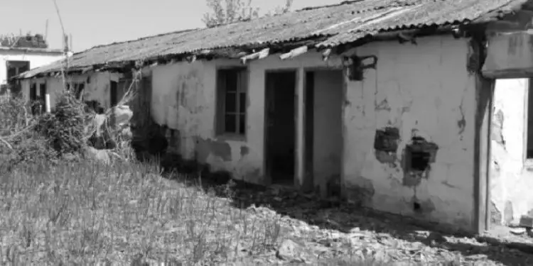 “Torturat, pushkatimi i 104 shokëve dhe lirimi pasi familjet paguan 20 napolona flori../Kujtimet e ish-të burgosurit në kampin nazist të Prishtinës.”