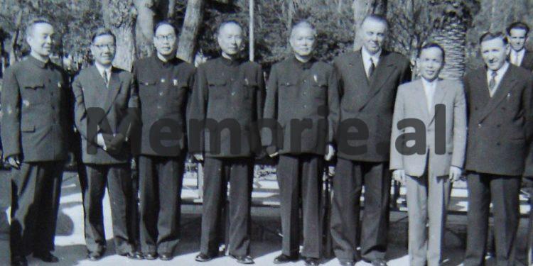 “Ç’më thanë për Teme Sejkon, Bazën e Pashalimanit dhe Enverin, në ambasadën daneze” / Raporti sekret i diplomatit Gac Mazi nga Moska në ’61-in