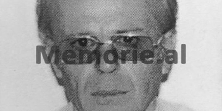 “Si u dënuan në burgje 7 nipërit e Hysni Kapos / Dëshmia e rrallë e djalit të vëllait: Kur Kadriu, e pyeti; ça do bëjmë…, Hysniu i tha; në burg si gjithë të tjerët…