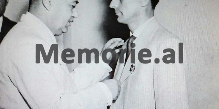 “Ja çfarë ndodhi me xhaxhanë tonë, Kadri Hazbiun, para arrestimit dhe si e zhduku Sigurimi tim’at, Hasanin në ’86-ën” / Dëshmia e rrallë e mbesës…