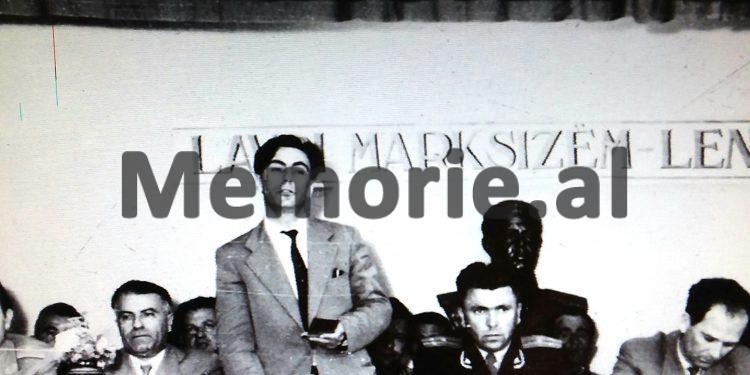 “Ja çfarë ndodhi me xhaxhanë tonë, Kadri Hazbiun, para arrestimit dhe si e zhduku Sigurimi tim’at, Hasanin në ’86-ën” / Dëshmia e rrallë e mbesës…