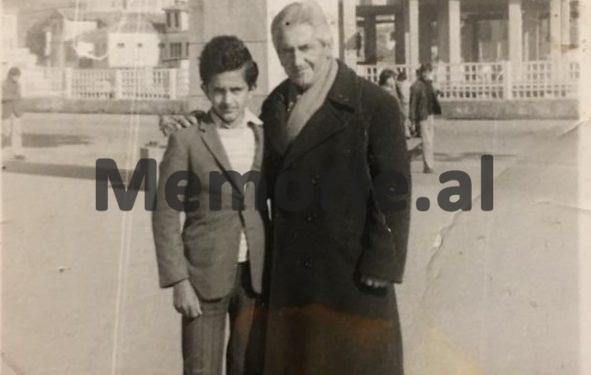 “Kur një shoqe e ngushtë i tha Nexhmijes se: ‘Shano po vdes për bukë’, ajo ia ktheu: ‘akoma nuk ka ngordhur…”?! / Dëshmia e të birit të ish ministrit, për të motrën, një nga “Vajzat me kordele të kuqe”