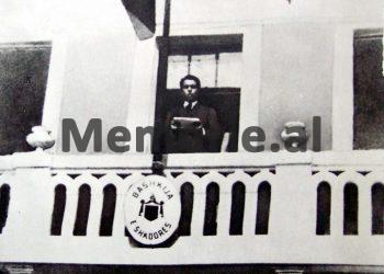 Fotot e rralla / Kur Enver Hoxha pozonte pranë kreut të mëvonshëm të Ballit Kombëtar, e djalit të tij, që u bë nënkryetar i Partisë Demokratike, dhe si i zhduku më pas ata duke i retushuar…