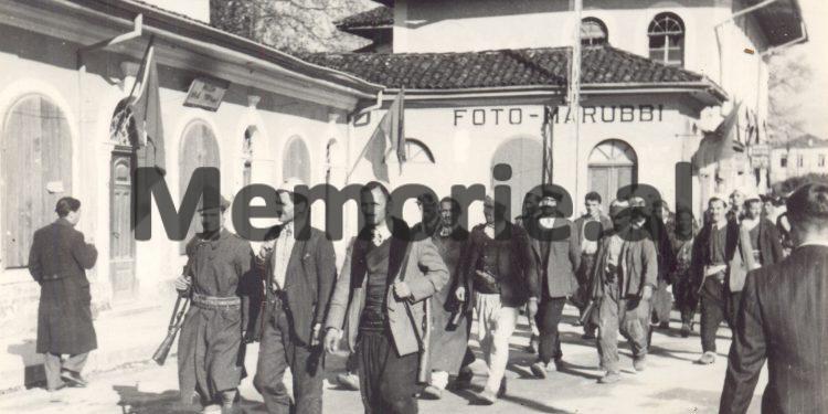 “Gjaku i Dukagjinit: Si u shua zëri i një familjeje që nuk u përkul kurrë”…/ Nga burgjet e fretërve në varret pa emra – fjala e fundit e Zef Prelës