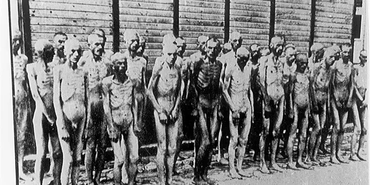 “Torturat, pushkatimi i 104 shokëve dhe lirimi pasi familjet paguan 20 napolona flori../Kujtimet e ish-të burgosurit në kampin nazist të Prishtinës.”
