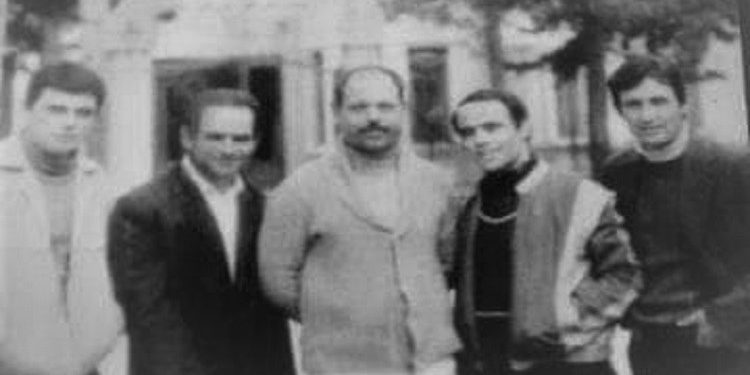 Fotot e rralla të viktimës, nipit të Shefqet Peçit dhe skica me skemën e prokurorit për arratisjen e bujshme nga burgu i Burrelit në ’67-ën …