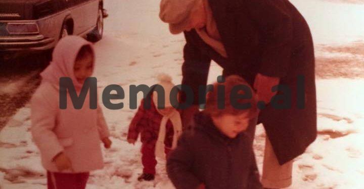 Si e festonte “shoku Enver”,  vitin e ri / Nga familja, Byroja Politike, mbrëmja me fatosat e pionerët, etj.  (Fotot e panjohura)