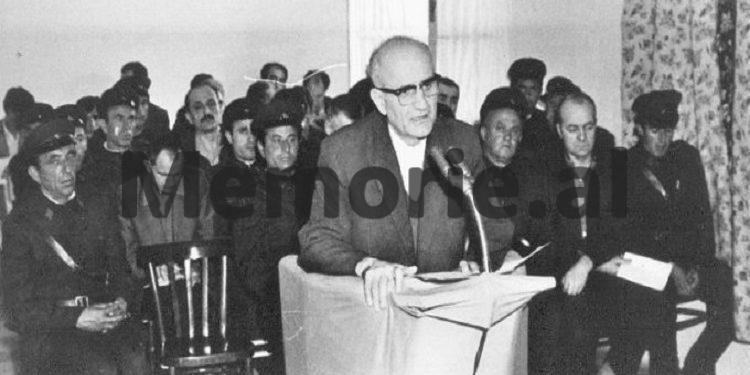 “Po pse, vëllanë e Panajot Plakut keni vënë ju te Nafta, ku na kanë sulmuar të gjithë armiqtë”?!/ Debatet e Enverit me Këllezin pas letrës së rojes së natës që “zbuloi” sabotimin…