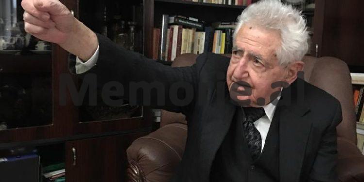 “Kur një shoqe e ngushtë i tha Nexhmijes se: ‘Shano po vdes për bukë’, ajo ia ktheu: ‘akoma nuk ka ngordhur…”?! / Dëshmia e të birit të ish ministrit, për të motrën, një nga “Vajzat me kordele të kuqe”