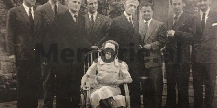 “Nexhmije Hoxhën e mbajtëm 7 vite në shtëpi, ajo na la 47 vjet në burgje e internime ne 7-të vëllezër e motra….”/ Dëshmia e rrallë e djalit të ish-kreut të Ballit Kombëtar për “vajzat me kordele të kuqe”