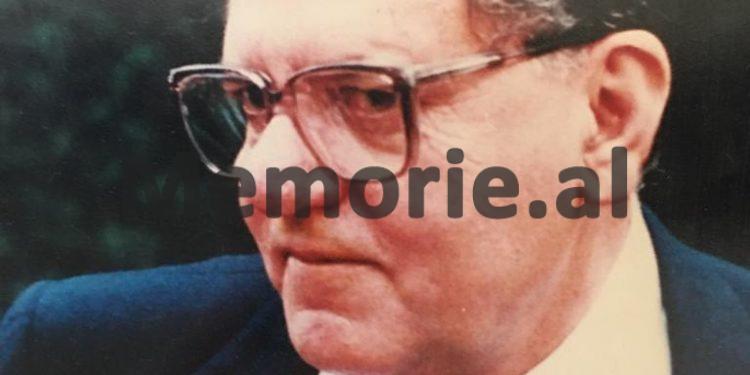 “Nexhmije Hoxhën e mbajtëm 7 vite në shtëpi, ajo na la 47 vjet në burgje e internime ne 7-të vëllezër e motra….”/ Dëshmia e rrallë e djalit të ish-kreut të Ballit Kombëtar për “vajzat me kordele të kuqe”