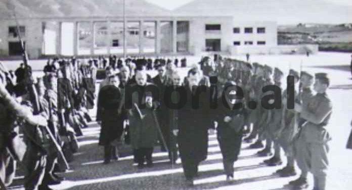 11 Janar 1946, kur Enveri e shpalli Shqipërinë Republikë, në prezencën e misioneve të SHBA-së, BRSS-së, Francës, Britanisë e Jugosllavisë/ Si reagoi Mbreti Zog nga Londra…