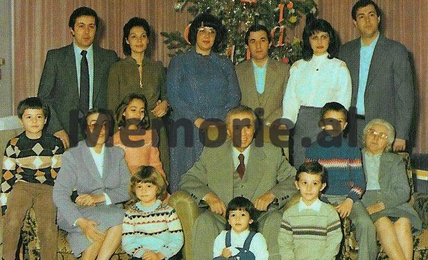 Si e festonte “shoku Enver”,  vitin e ri / Nga familja, Byroja Politike, mbrëmja me fatosat e pionerët, etj.  (Fotot e panjohura)