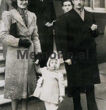 11 Janar 1946, kur Enveri e shpalli Shqipërinë Republikë, në prezencën e misioneve të SHBA-së, BRSS-së, Francës, Britanisë e Jugosllavisë/ Si reagoi Mbreti Zog nga Londra…