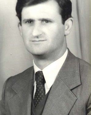 “Më torturuan barbarisht, Çapajev Taçi më vuri revolen në kokë, Naim Lezha më shponte me gjilpëra se mos kisha vdekur…”/ Dëshmia e kreut të protestës së 14 janarit ’90-të