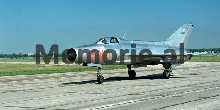 Ulu ti Mehmet dhe mos fol këta janë specialistë dhe aeroporti do bëhet në Gjadër dhe jo në Hekal” / Dëshmia e ish-komandantit të Aviacionit për debatet e Enverit në…