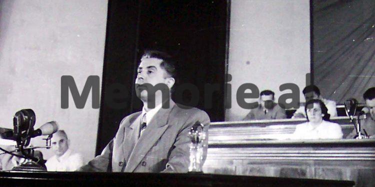 “Ç’më thanë për Teme Sejkon, Bazën e Pashalimanit dhe Enverin, në ambasadën daneze” / Raporti sekret i diplomatit Gac Mazi nga Moska në ’61-in