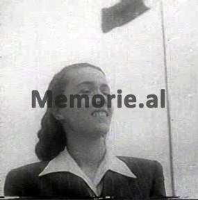 “Nexhmije Hoxhën e mbajtëm 7 vite në shtëpi, ajo na la 47 vjet në burgje e internime ne 7-të vëllezër e motra….”/ Dëshmia e rrallë e djalit të ish-kreut të Ballit Kombëtar për “vajzat me kordele të kuqe”