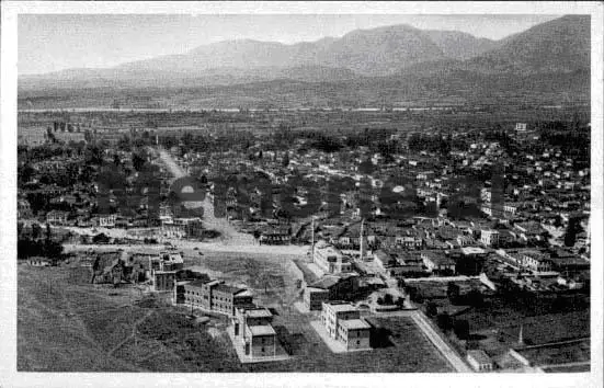 Kur gazetari i Monarkisë, Mavraqi, denonconte për korrupsion, Bashkinë dhe firmën SITA, e cila merrej me elektrifikimin e Tiranës dhe ndriçimin e Bulevardit, Zog i I-rë….