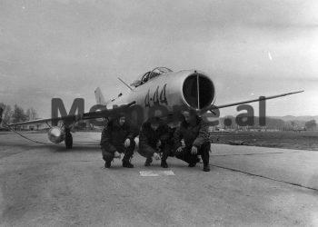 “Jovan Kacorri nga Boboshtica donte të bënte ‘turjele’ në ajër, por avionit i’u fik motorri dhe u ngul në tokë …”/ Dëshmia e ish-pilotit për tre avionët që u rrëzuan në Laprakë, Seman dhe Vlorë