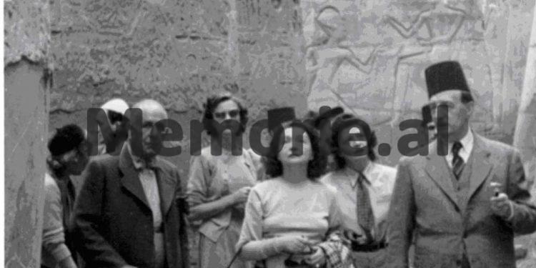 Foto e rrallë/ 31 janar 1948, kur Mbreti Faruk i Egjiptit organizoi në Kajro ceremoninë zyrtare të varrimit të Princeshës Ruhije Zogu…