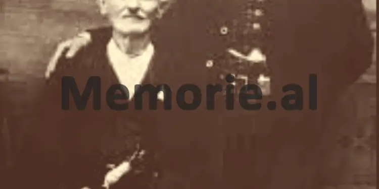 “Komunistët e dogjën me vajguri trupin e gjyshit tim dhe baba, 13 vjeçar, iku nga internimi dhe shkoi e zhvarrosi kufomën…”/Dëshmia rrëqethëse e Frrok Mëlyshit nga Brukseli