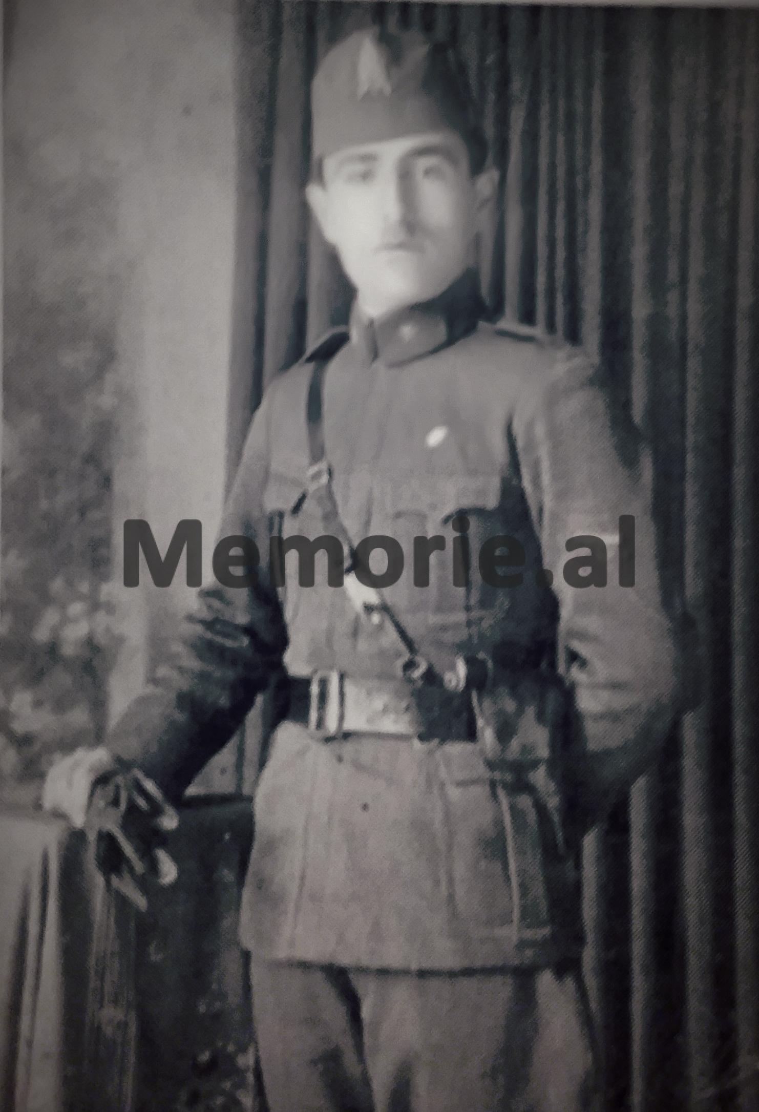 Tentoi vetëvrasjen duke prerë gishtat e këmbës me bel në Vloçisht, por e varrosën të gjallë…/ Historia tragjike e kolonelit të diplomuar në Akademinë e Torinos, që u dënua me 30 vite në Gjyqin Special