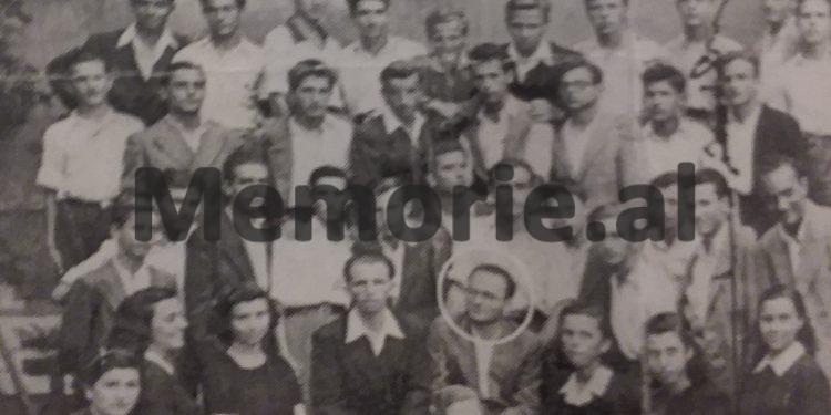 “Ish-përkthyes i Enverit, i diplomuar në Firence dhe Zagreb, vuajti 15 vite burg se denoncoi regjimin komunist në OKB”/ Historia tragjike e profesorit që mblidhte letrat te plehrat