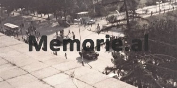 29 unknown photos of February 20, 1991, From protests in the city of “Student”, to tanks on Boulevard and clashes with police at “Skanderbeg Square” tearing down the dictator’s monument.