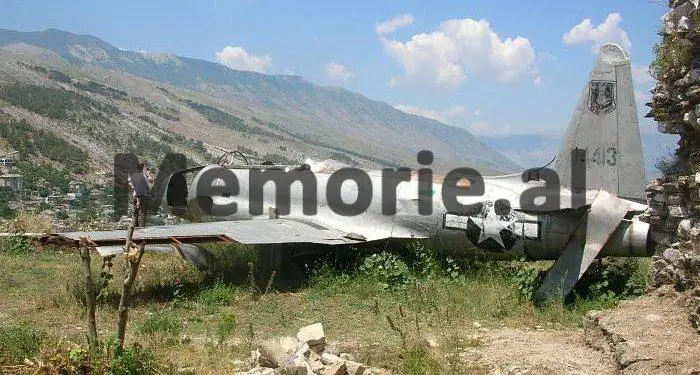 “Në vitin 1957, një pilot i NATO-s, me gradën e majorit, uli avionin e tij “T-33” në aeroportin e Rinasit”/ Dëshmia e ish-komandantit të Aviacionit…(fotot e rralla)