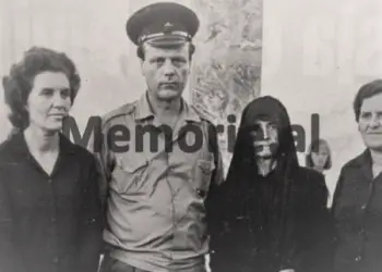 “Kur u rrëzuam me makinë, unë dëgjova krisma automatiku dhe i thashë Lym Ketës të merrte armën….”/ Dëshmia e rrallë e shoferit të Heroit të Popullit