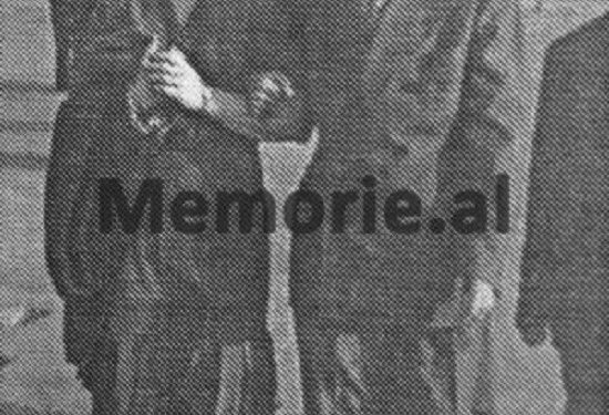 “Babai im, ish-nënprefekti i Stambollit dhe ministër në disa kabinete të Zogut, u internua nga italianët dhe u burgos nga komunistët”. Historia e panjohur e Abdurrahman Dibrës, rrëfen i biri