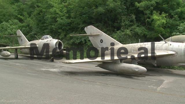 “Jovan Kacorri nga Boboshtica donte të bënte ‘turjele’ në ajër, por avionit i’u fik motorri dhe u ngul në tokë …”/ Dëshmia e ish-pilotit për tre avionët që u rrëzuan në Laprakë, Seman dhe Vlorë