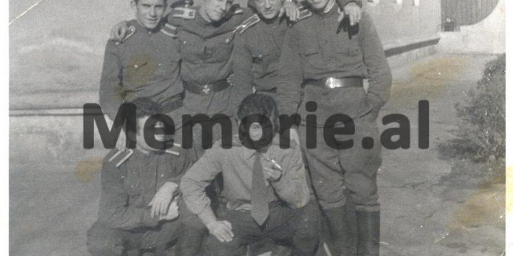 “Jovan Kacorri nga Boboshtica donte të bënte ‘turjele’ në ajër, por avionit i’u fik motorri dhe u ngul në tokë …”/ Dëshmia e ish-pilotit për tre avionët që u rrëzuan në Laprakë, Seman dhe Vlorë