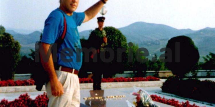 Zbulohen dokumentet arkivore/ Testamenti pasuror që i erdhi Enver Hoxhës në ’81-in dhe si ja mbajti të fshehur Nexhmija, e cila në ’85-ën, pas vdekjes së tij, shkoi në….