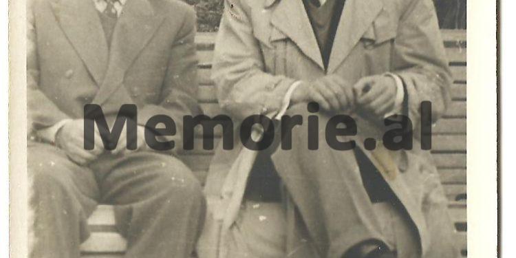 41 foto të panjohura të Tos Baxhakut/ Nga fëmijria, me prindërit e vëllezërit, shoqëria dhe kolegët gazetarë, udhëtimet nëpër Shqipëri, e takimet me miq e politikanë …