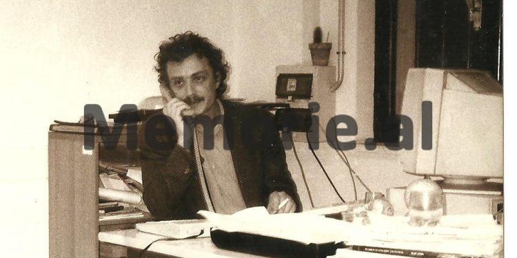 41 foto të panjohura të Tos Baxhakut/ Nga fëmijria, me prindërit e vëllezërit, shoqëria dhe kolegët gazetarë, udhëtimet nëpër Shqipëri, e takimet me miq e politikanë …