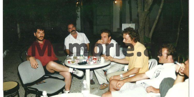 41 foto të panjohura të Tos Baxhakut/ Nga fëmijria, me prindërit e vëllezërit, shoqëria dhe kolegët gazetarë, udhëtimet nëpër Shqipëri, e takimet me miq e politikanë …