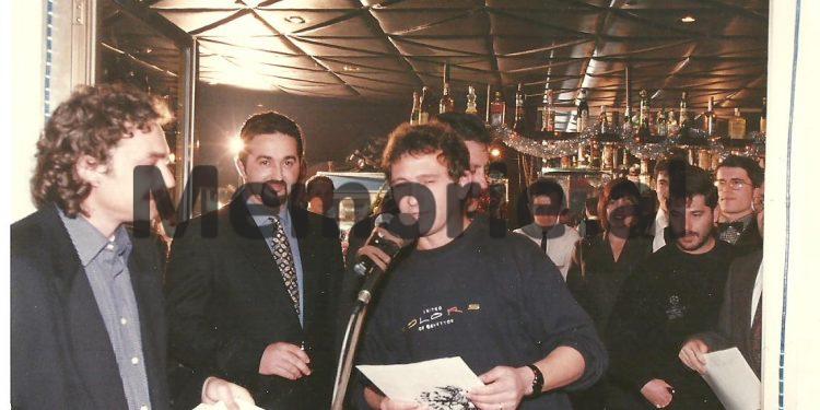 41 foto të panjohura të Tos Baxhakut/ Nga fëmijria, me prindërit e vëllezërit, shoqëria dhe kolegët gazetarë, udhëtimet nëpër Shqipëri, e takimet me miq e politikanë …