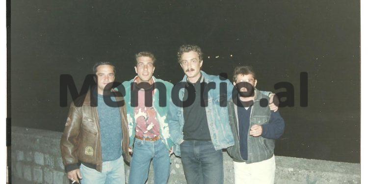 41 foto të panjohura të Tos Baxhakut/ Nga fëmijria, me prindërit e vëllezërit, shoqëria dhe kolegët gazetarë, udhëtimet nëpër Shqipëri, e takimet me miq e politikanë …