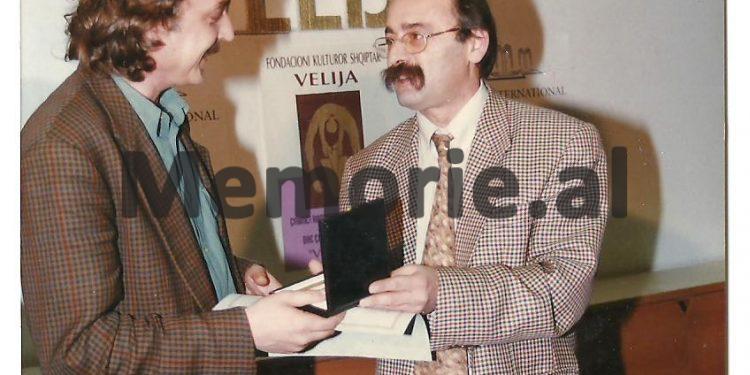 41 foto të panjohura të Tos Baxhakut/ Nga fëmijria, me prindërit e vëllezërit, shoqëria dhe kolegët gazetarë, udhëtimet nëpër Shqipëri, e takimet me miq e politikanë …