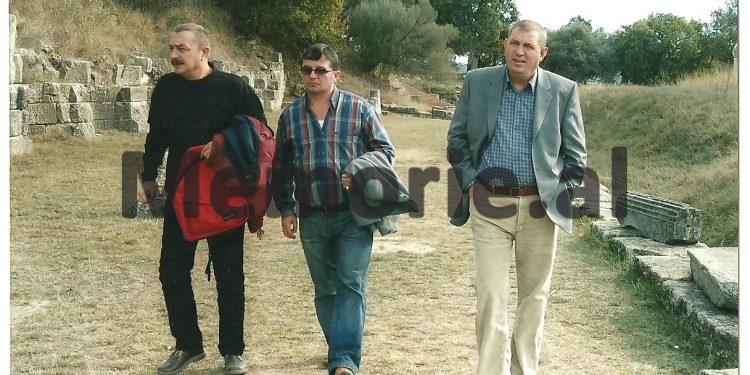 41 foto të panjohura të Tos Baxhakut/ Nga fëmijria, me prindërit e vëllezërit, shoqëria dhe kolegët gazetarë, udhëtimet nëpër Shqipëri, e takimet me miq e politikanë …
