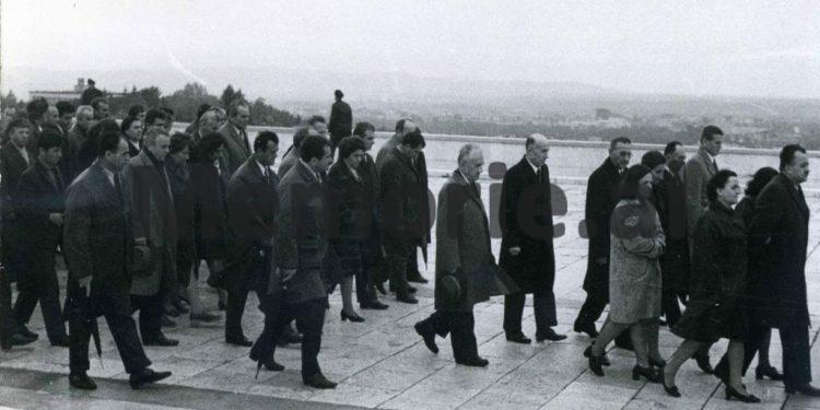 Historia e panjohur e dy vëllezërve Manço: Legjenda e minierës së Bulqizës, “Hero i Punës Socialiste” dhe deputet, u varros me nderime te Dëshmorët e Kombit, vëllai i vdiq në tortura…