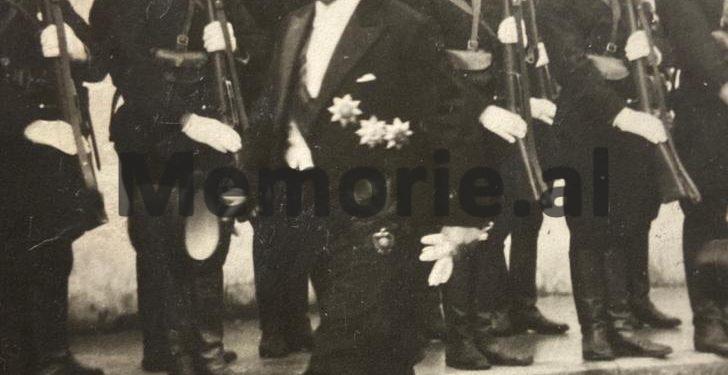 “Gjyshi im, Mehdi bej Frashëri, ish-kryeministër, i ndihmonte komunistët, kurse ata tentuan ta vrisnin me atentat te shtëpia ku banonte me Dilo-t”/ Dëshmia e rrallë e nipit të tij… (fotot e panjohura)