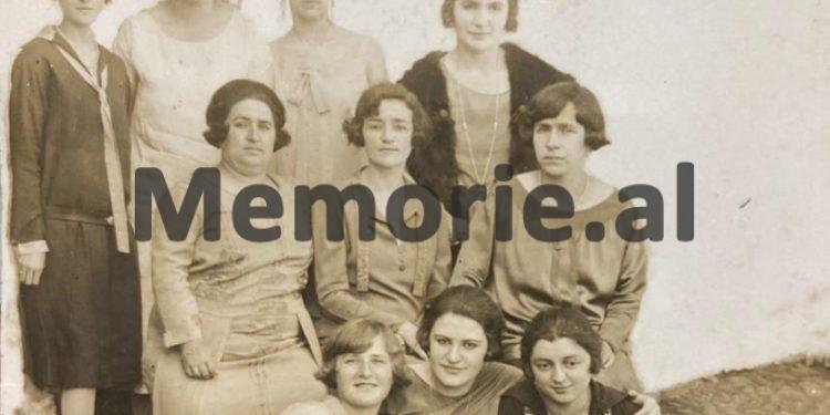 “Gjyshi im, Mehdi bej Frashëri, ish-kryeministër, i ndihmonte komunistët, kurse ata tentuan ta vrisnin me atentat te shtëpia ku banonte me Dilo-t”/ Dëshmia e rrallë e nipit të tij… (fotot e panjohura)