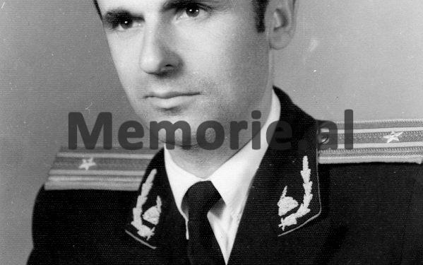 “Unë kundërshtova futjen e tankut dhe të qëlloheshin me granata dy të ngujuarit, por Drejtori i Përgjithshëm i Policisë më tha…”?!/ Dëshmia e ish-Kryetarit të Degës për vrasjen në ’83-in të dy djemve…